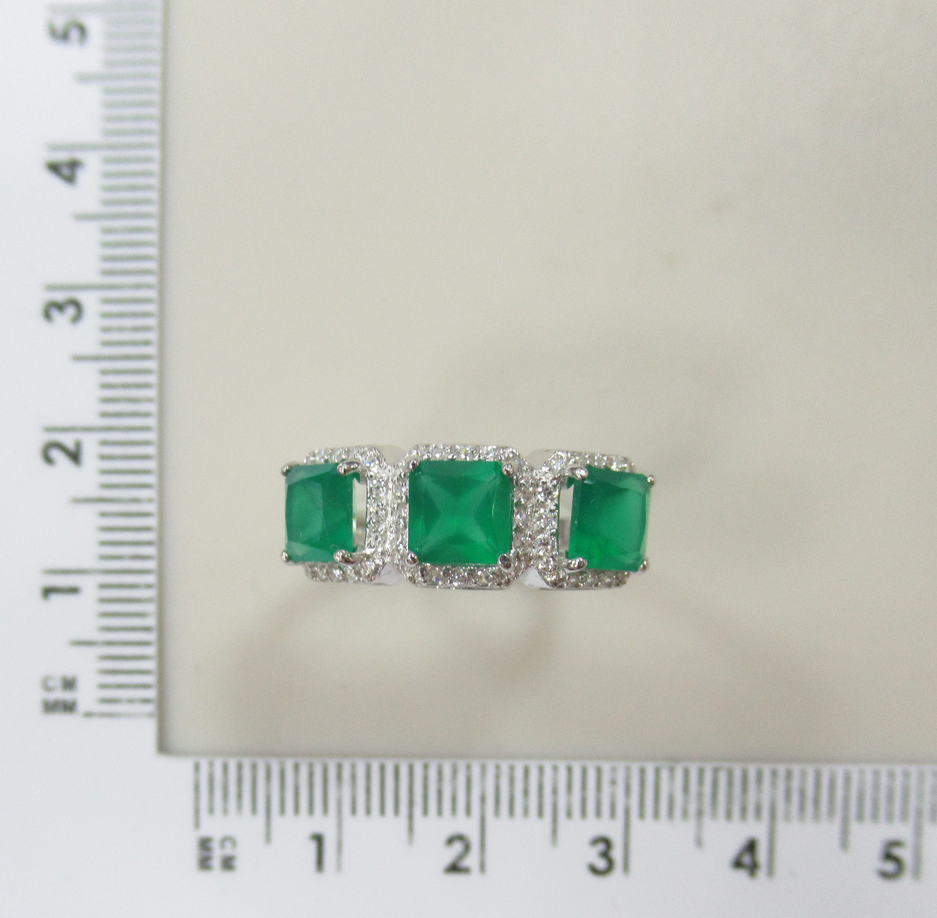 Серебряное кольцо с агатами